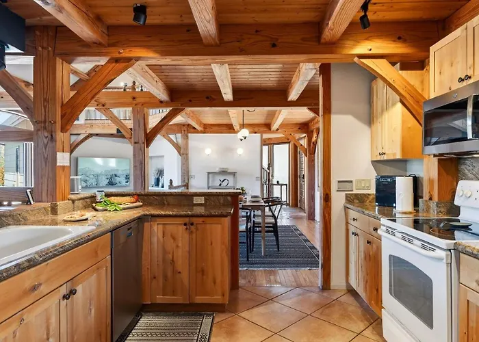 Timber Rock Retreat By Avantstay Oak Creek