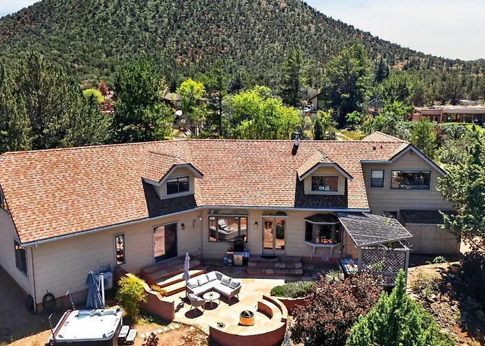 Holiday home Timber Rock Retreat By Avantstay Oak Creek